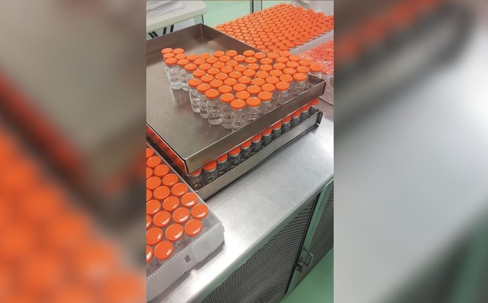 CanSino arranca envasado de 2 millones de dosis de vacuna anticovid en Querétaro
