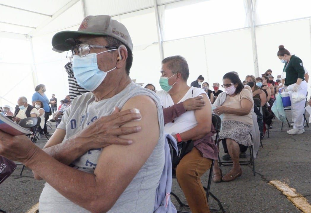 Suman #120 mil vacunas aplicadas a #adultos mayores en Ecatepec