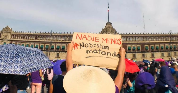 Mujeres son bienvenidas al Zócalo en marcha del 8M: López Obrador