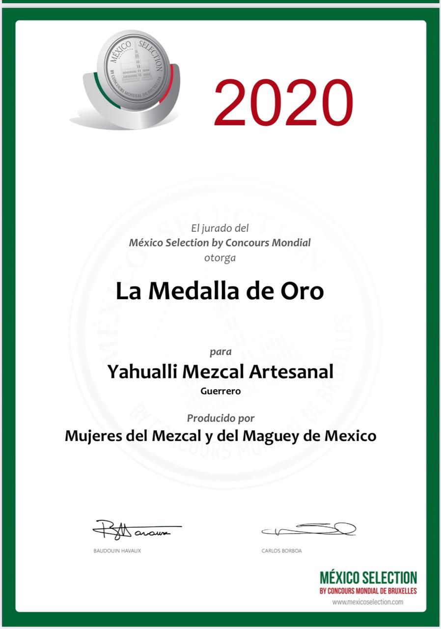 Gana Yahualli Mezcal Artesanal medalla de oro en concurso mundial 