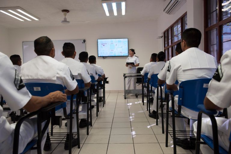 Semar lanza convocatoria para estudios profesionales