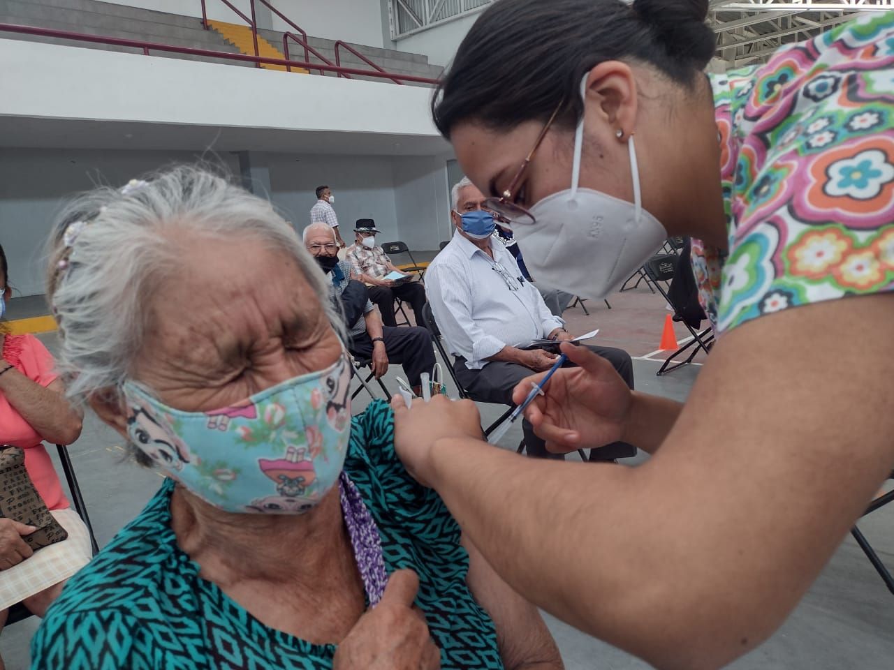 Ecatepec #logra vacunar contra el Covid-19 a #175 mil 513 adultos mayores