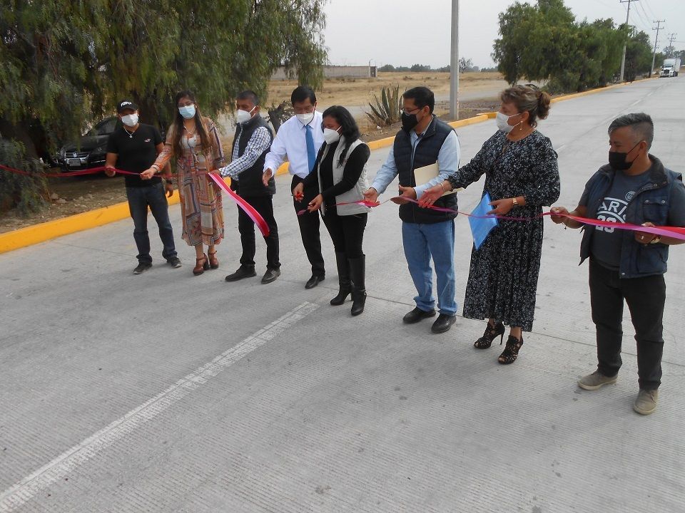 Ayuntamiento y Grupo Papelera inauguran pavimentación para fortalecer vialidad