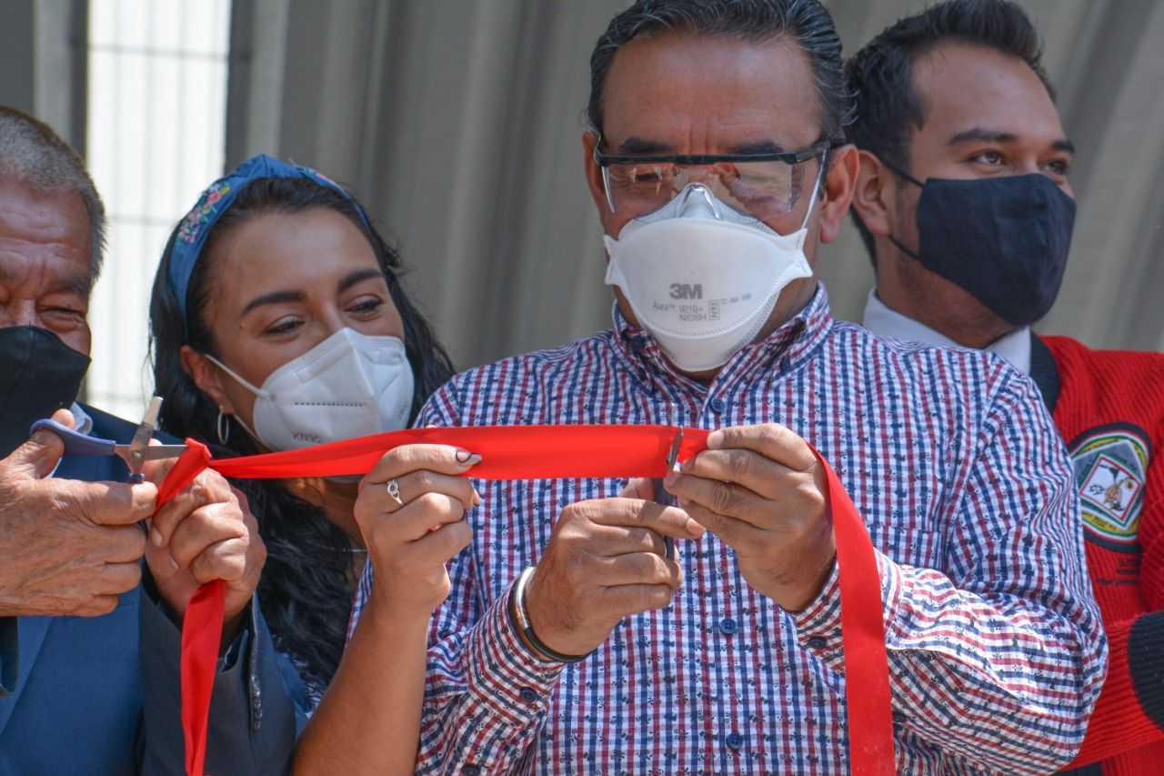 Alcalde de Valle de Chalco entrega infraestructura escolar en beneficio de los estudiantes de la EPO 300 ’Forjadores de la Patria’*