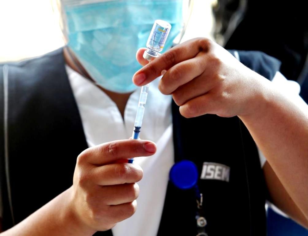 Concluye vacunación a personal de salud de primer nivel de atención en el Centro de Convenciones de Toluca
