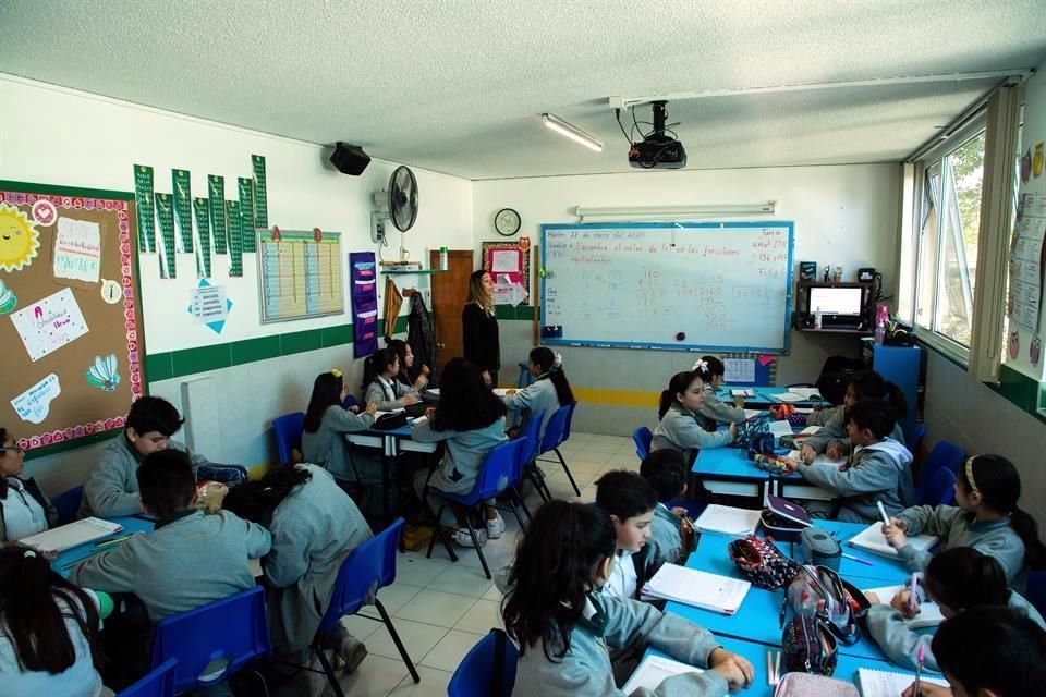 Migran 370 mil estudiantes de escuelas privadas a públicas
