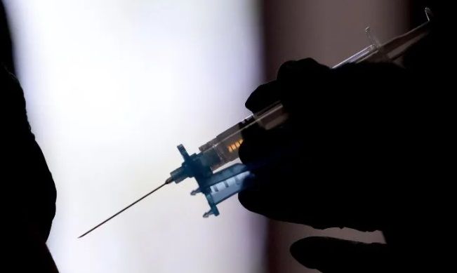 COVID-19: La Cofepris investiga supuesta aplicación de vacunas falsas
