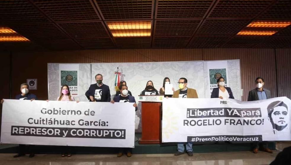 "Cuitláhuac, represor y corrupto", PRD pide juicio político