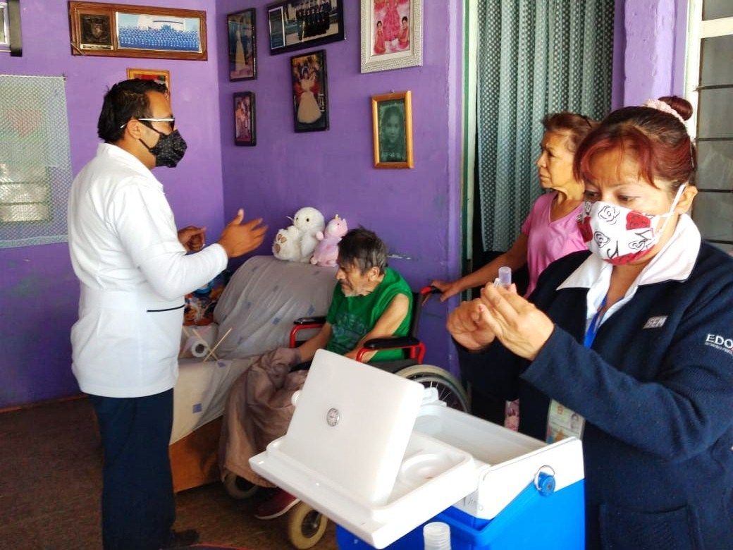 #En Chimalhuacan entran brigadas de vacunación a domicilio