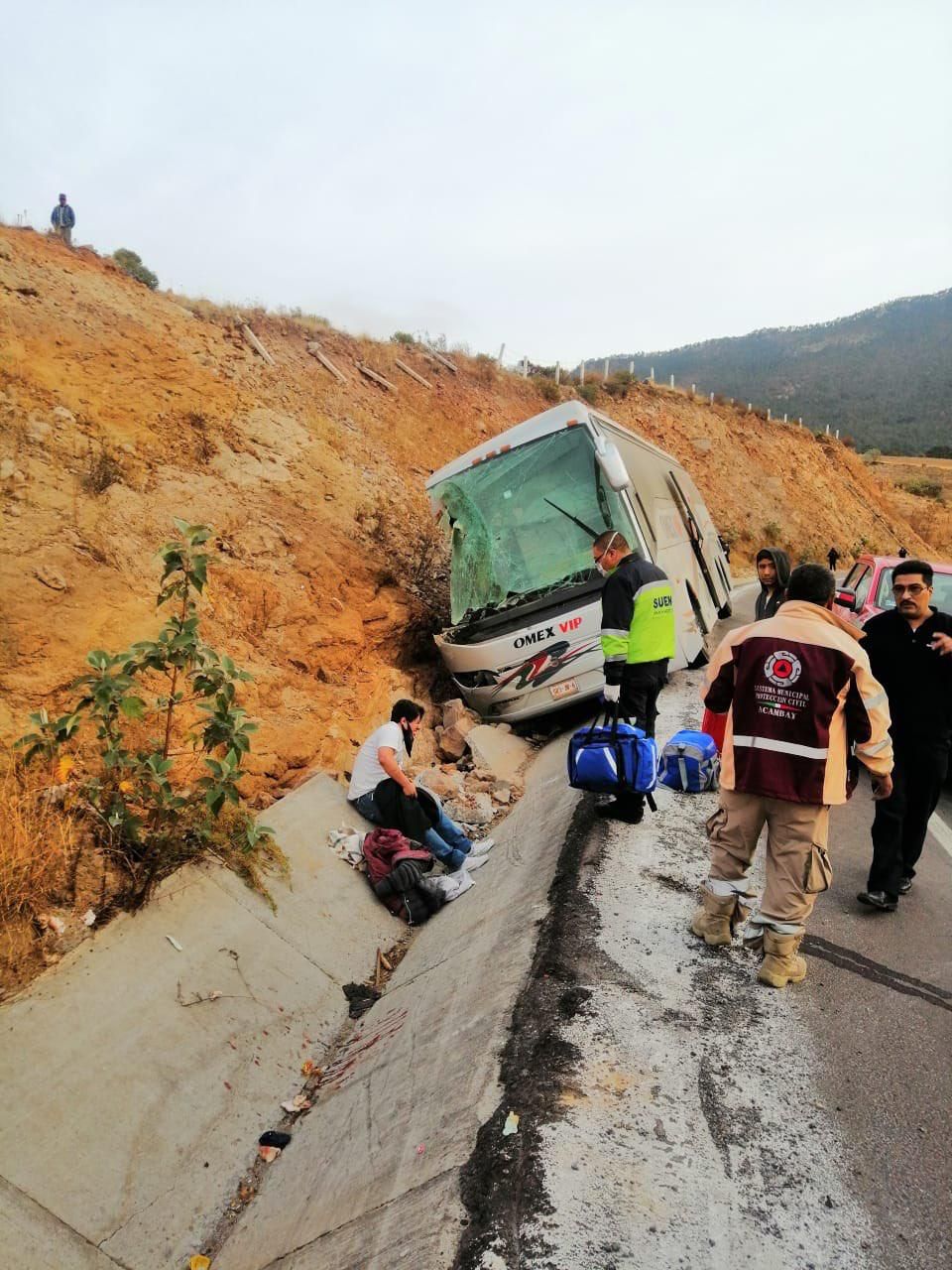  Fallecen siete personas en accidente de autobús en Acambay 
 