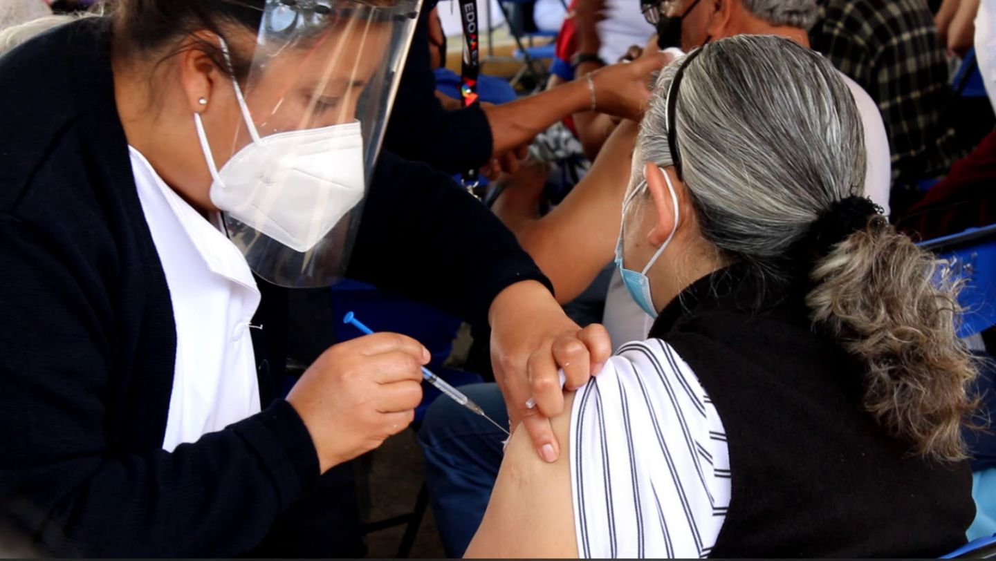 Presenta Chimalhuacán 76% de avance en vacunación de adultos mayores
