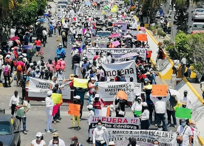 Por segundo día consecutivo, ciudadanos se manifiestan en apoyo a Félix Salgado en Guerrero 
