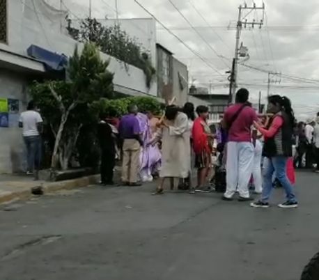 Policía de Nezahualcóyotl impide el paso al Cristo y su procesión