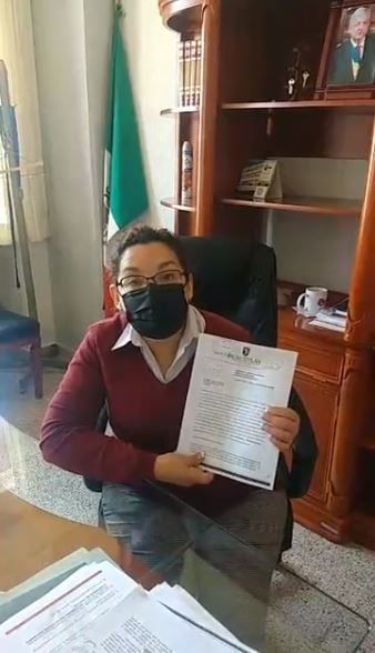 Sandra Hernández denuncia Ariel Juárez por exigir destitución de directora de administración