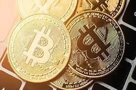 El bitcoin aún genera dudas a pesar de apuestas que prevén precio de 80,000 dólares