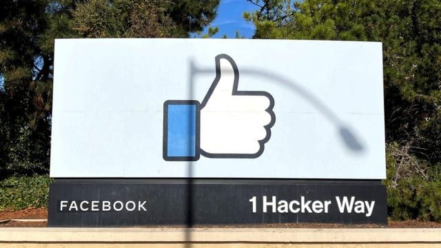 Facebook convierte parte de su sede en un centro de vacunación público