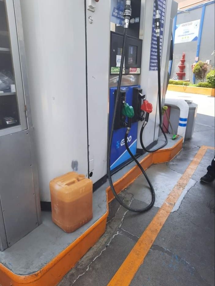Gasolinera de Texcoco en Plaza la Morena Roba litros de Combustible