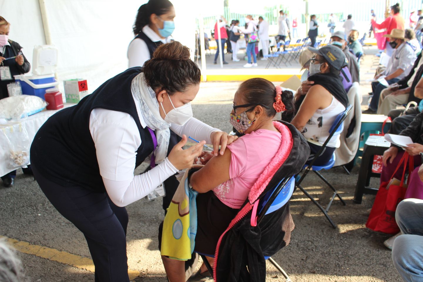 #En Chimalhuacán se aplica la segundas dosis de vacuna anti COVID-19 a 26,756 adultos mayores