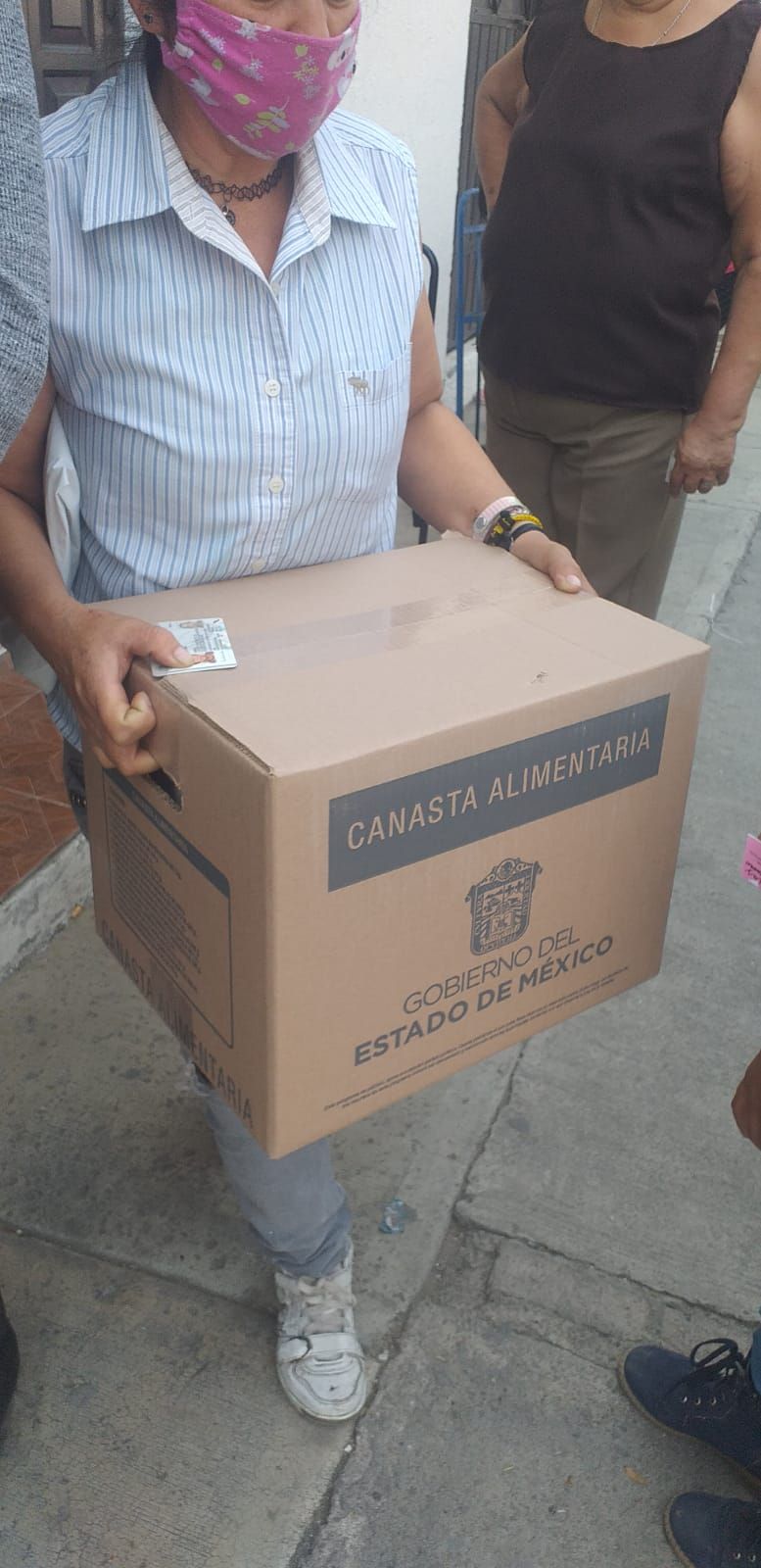 PRI y Gobierno del Edomex distribuyen miles de despensas y tinacos en Ecatepec en pleno proceso electoral