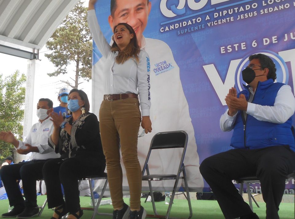 Anel Martínez Pérez respaldada por la senadora Xóchitl Gálvez