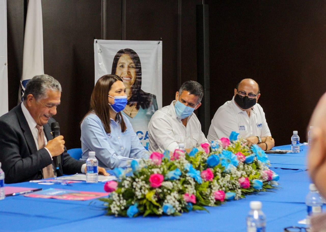 Mónica González escucha a los organismos empresariales de Matamoros