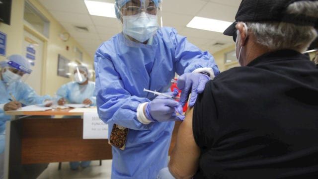 Hoy inicia vacunación para maestros en Hidalgo 