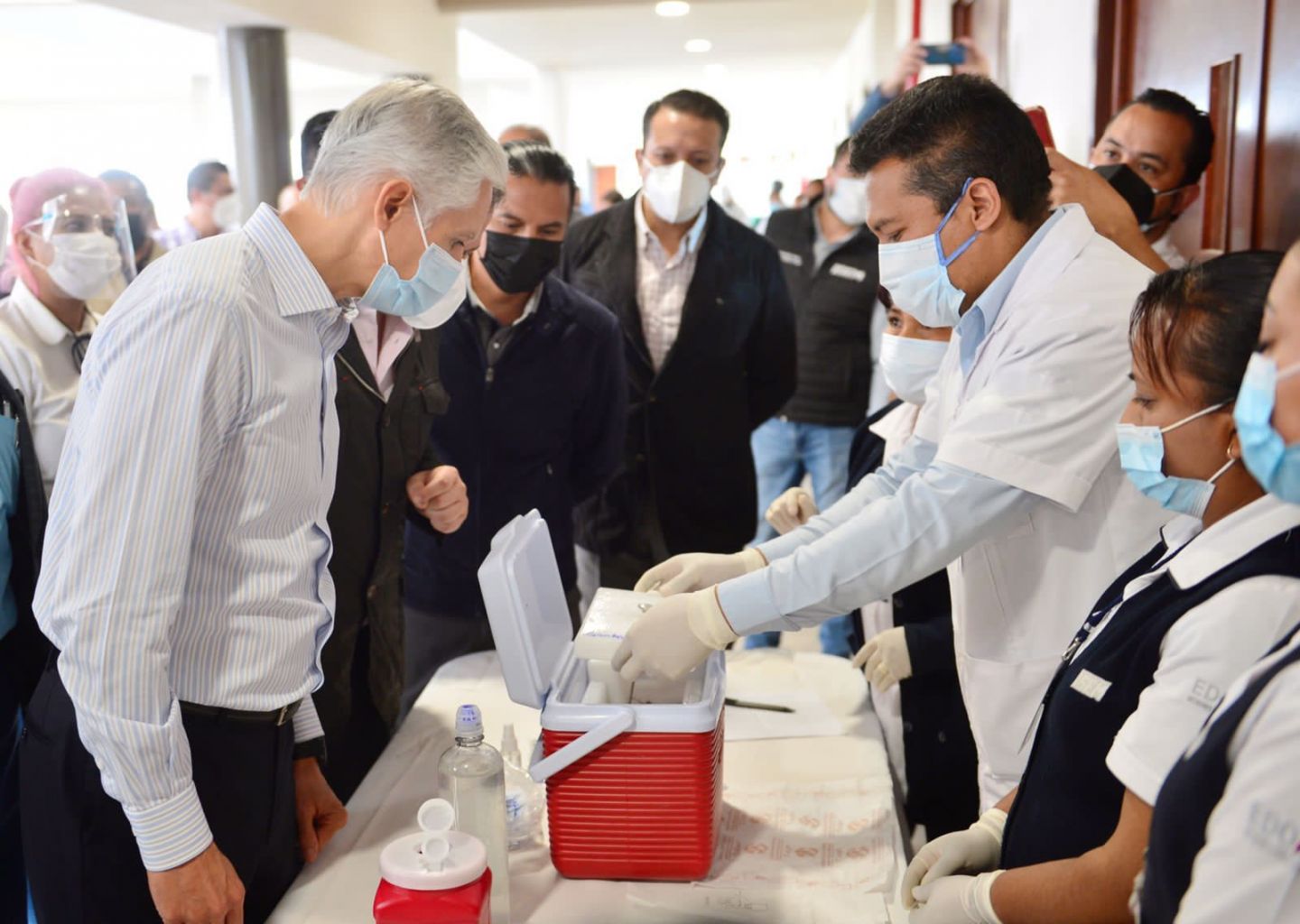Supervisan inicio de aplicación de vacuna contra Covid-19 a docentes mexiquense 