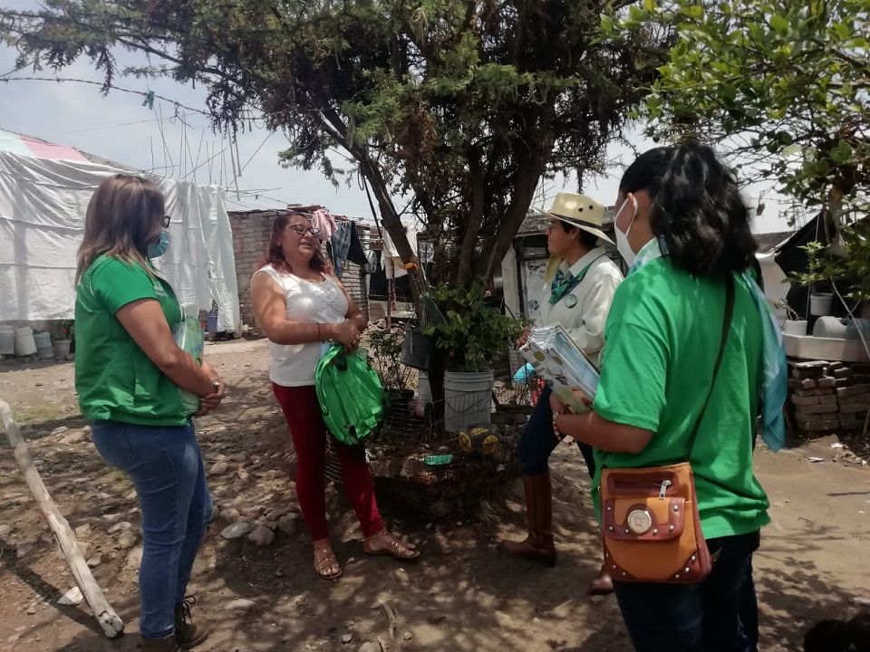 En campaña Perla Delgadillo Solorio por poblaciones de Tepetlaoxtoc