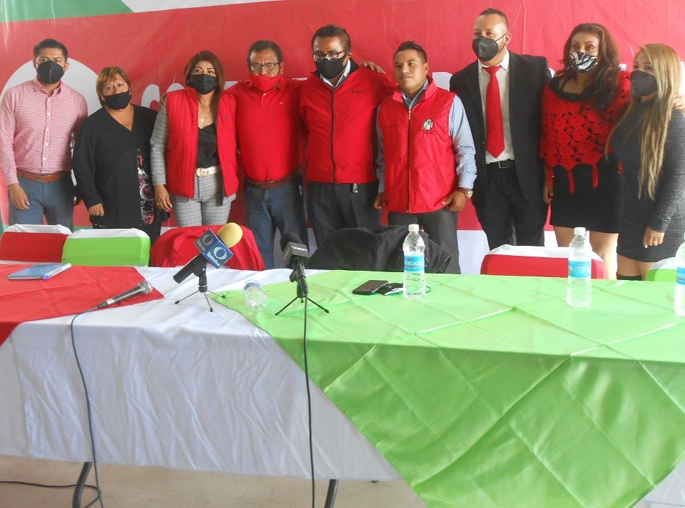 Líderes sociales se incorporan al PRI Chimalhuacán; abandonan al partido Morena