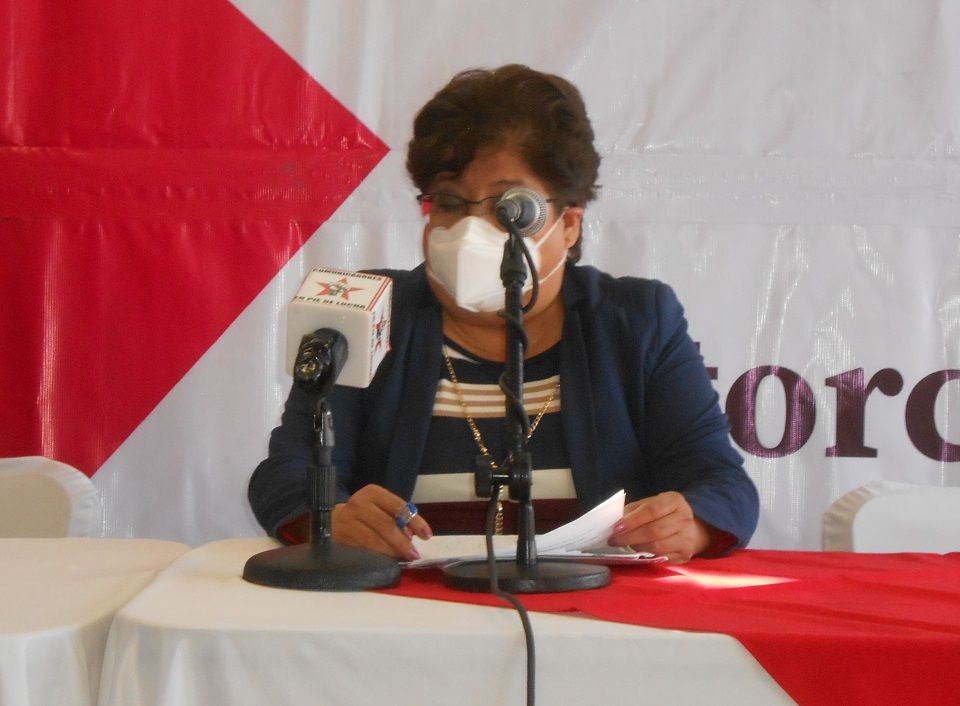 Rosalba Pineda se compromete con la educación