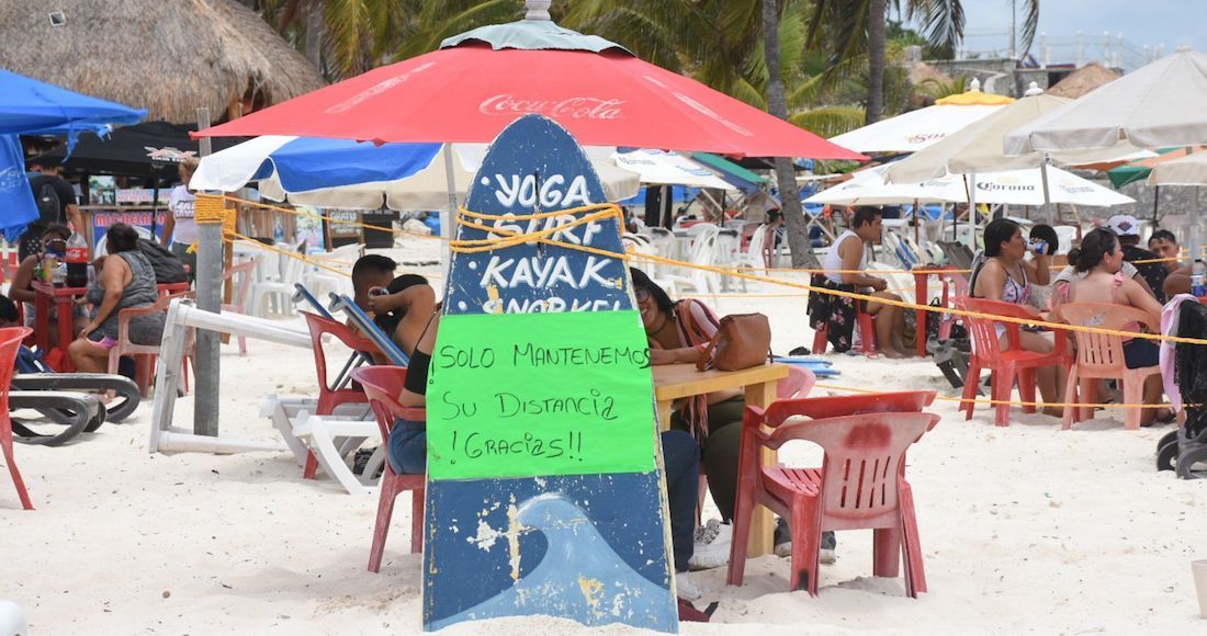 Con la alerta encima, las playas de Cancún lucen llenas