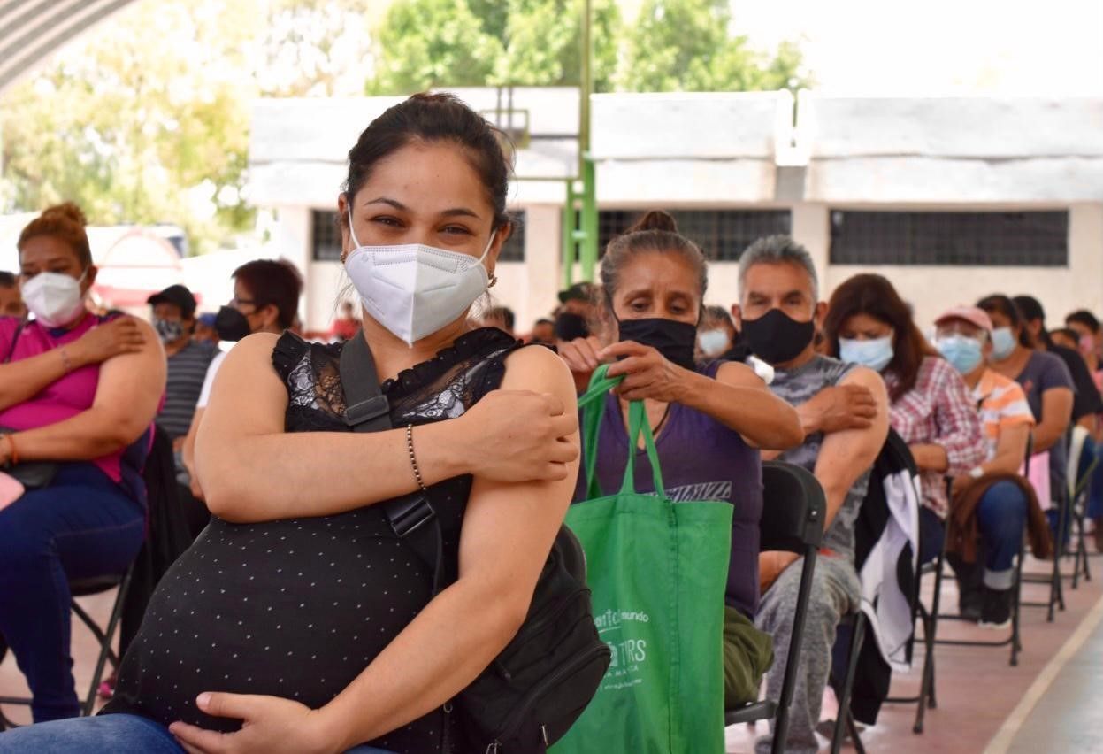 Inicia vacunación de mujeres embarazadas en Ecatepec