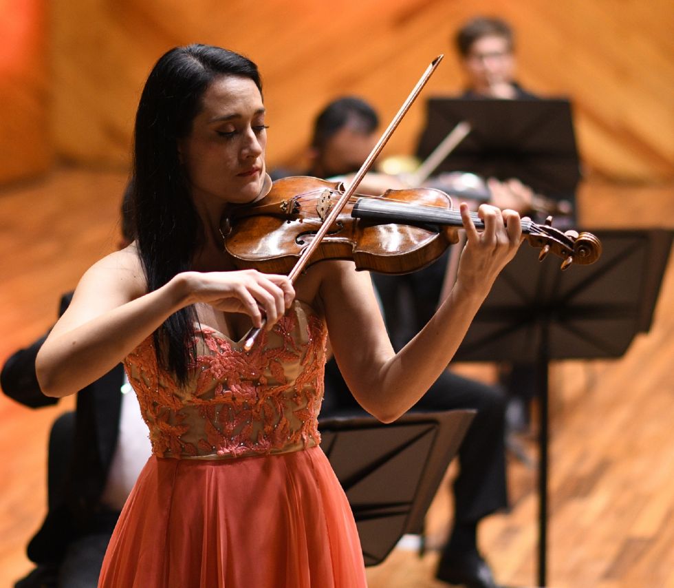 Debuta violinista mexicana Shari Mason  como solista en la orquesta sinfónica del Estado de México 