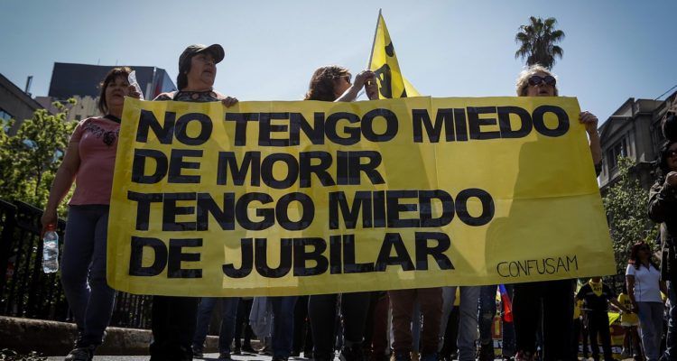 Pensiones en Chile se encaminan al abismo y las Afores ponen sus barbas a remojar