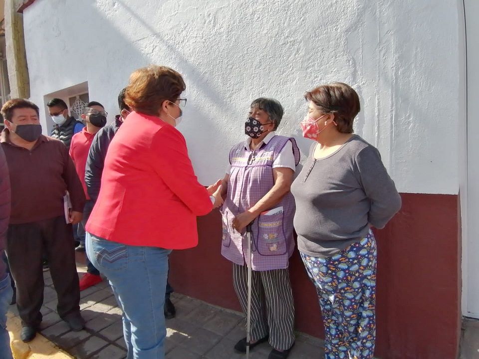 Promueve Rosalba Pineda mejorar cuidado de adultos mayores 