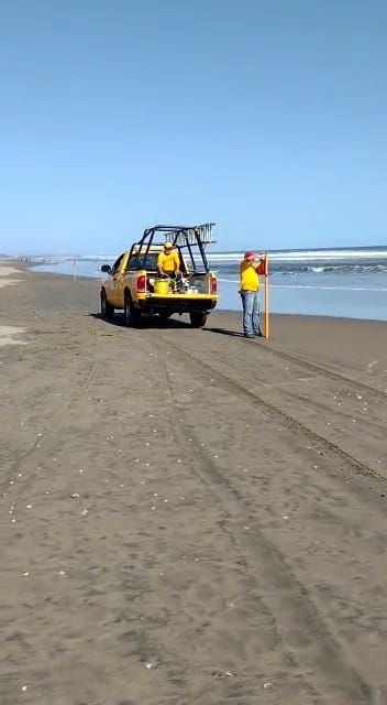 Protección Civil cierra 200 metros de playa en Las Glorias, por corrientes peligrosas
