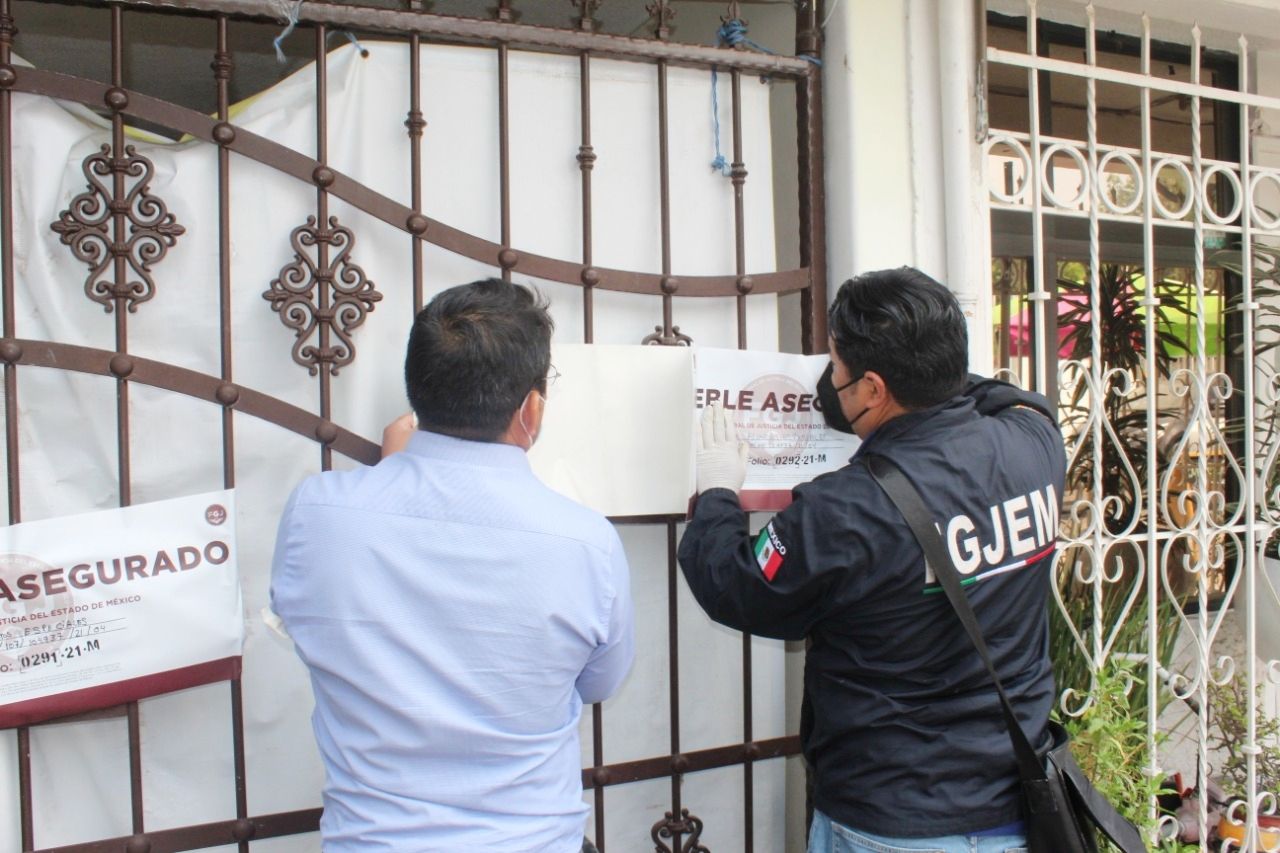 FGJEM catea un inmueble en Texcoco usado como despacho jurídico y encuentran documentación oficiales de esta dependencia 