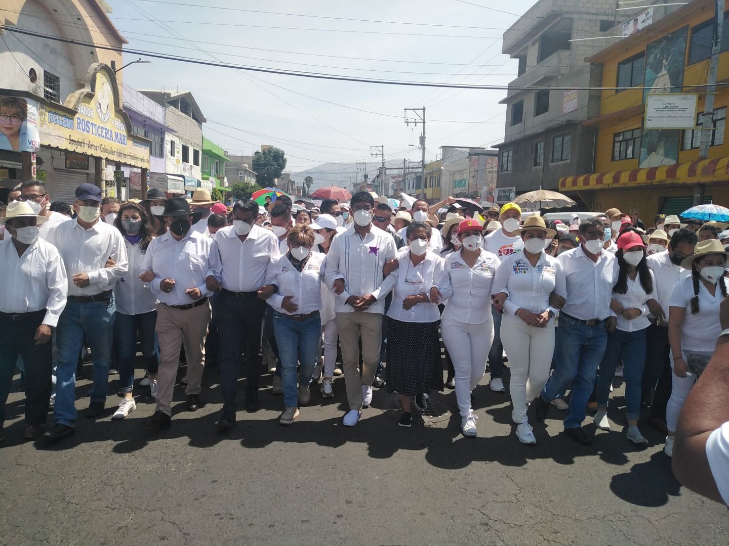 #En La Paz, los candidatos de la  coalición PRI-PAN-PRD: por No violencia: Cristina González