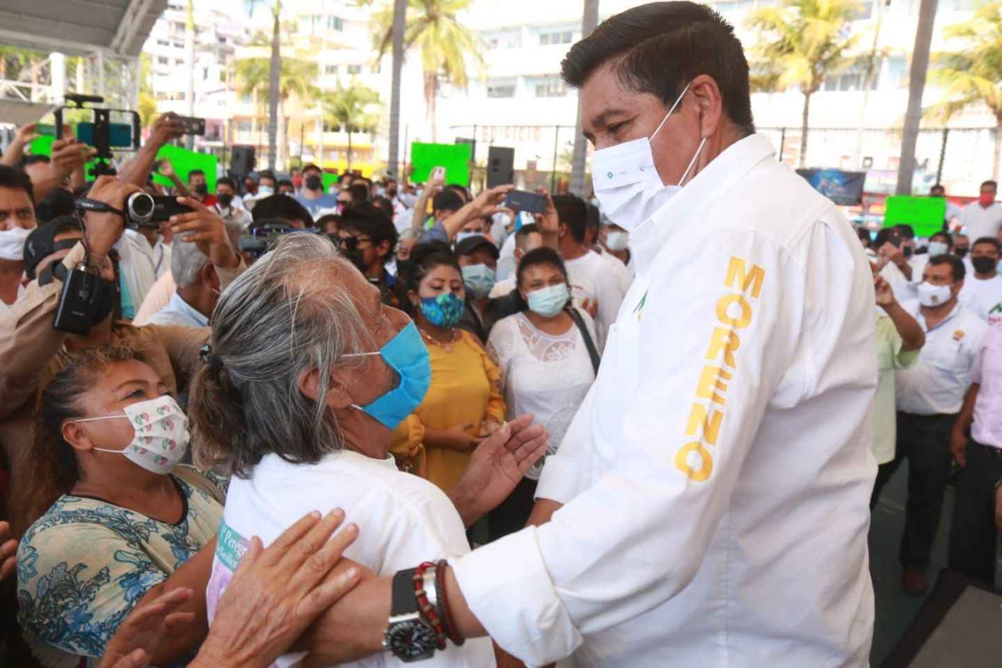 Mario Moreno ’serás el gobernador y ayudarás a la población’, le dicen en Acapulco