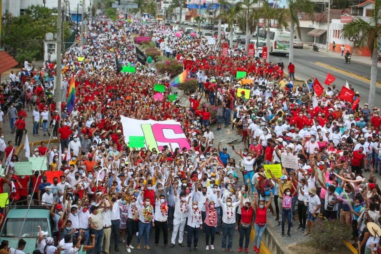 Miles de azuetenses se desbordan a favor de Mario Moreno y Jorge Sánchez