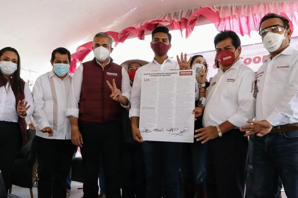 En Neza, candidatos a alcaldías y a presidencias municipales de morena del Valle 
de México, firman acuerdo de "coordinación metropolitana en materia de seguridad". 