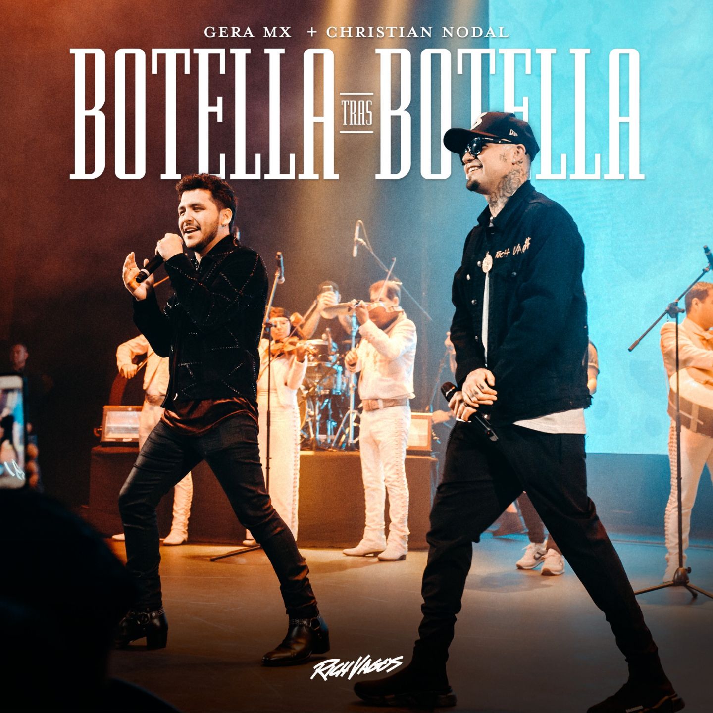 GERA MX & CHRISTIAN NODAL: ’Botella tras Botella’ por primera vez en vivo, La canción  #1 de América