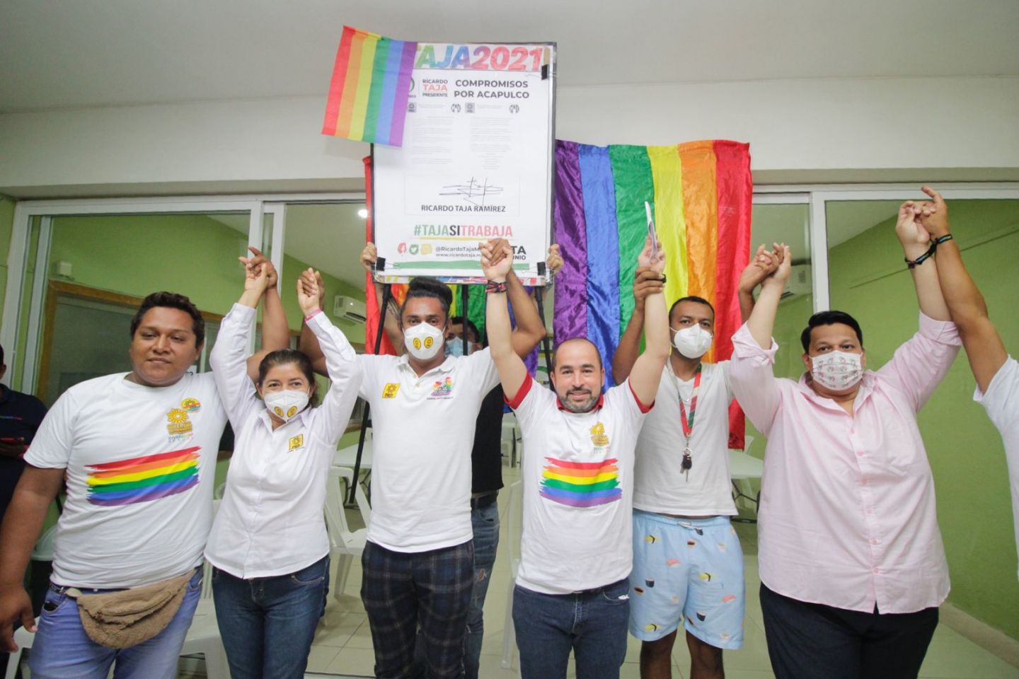 Firma Ricardo Taja compromisos con la diversidad sexual 

