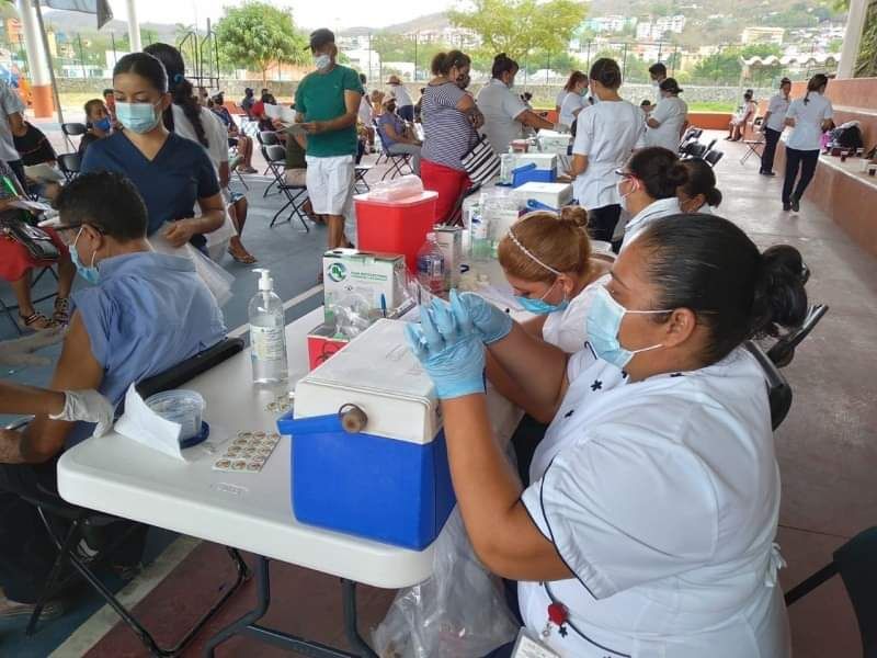 Hoy comienza plan de vacunación contra Covid-19 en Zihuatanejo; va destinado a personas de entre 40 a 49 años
