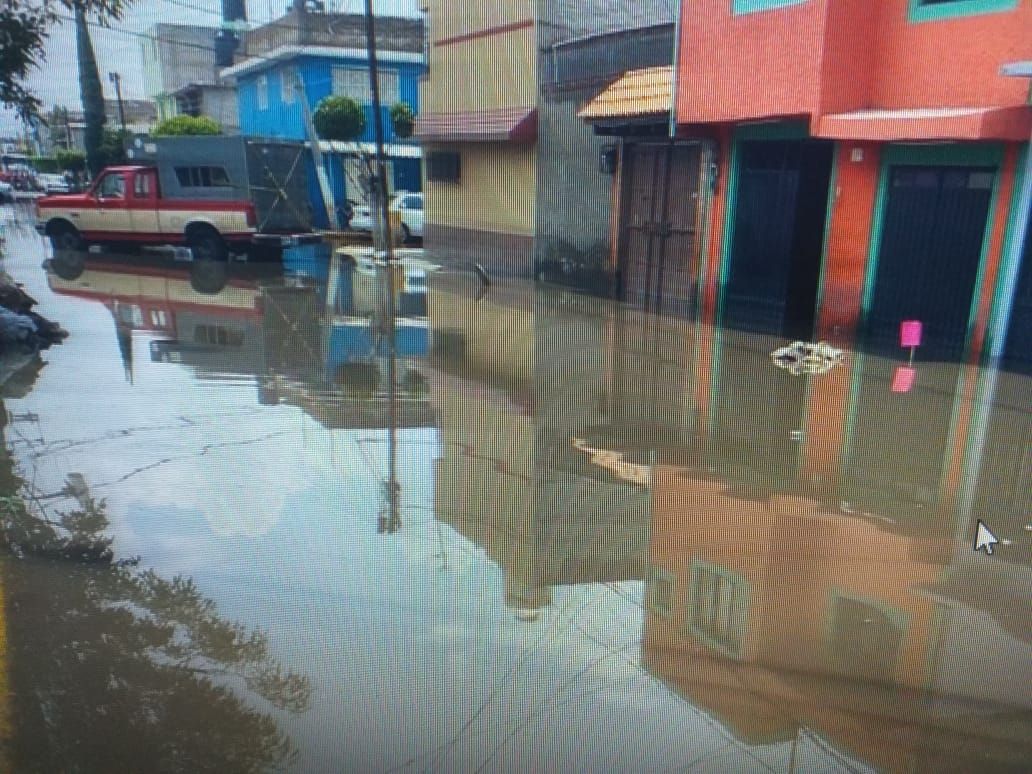 #Decenas de viviendas anegadas por aguas negras en Ecatepec
