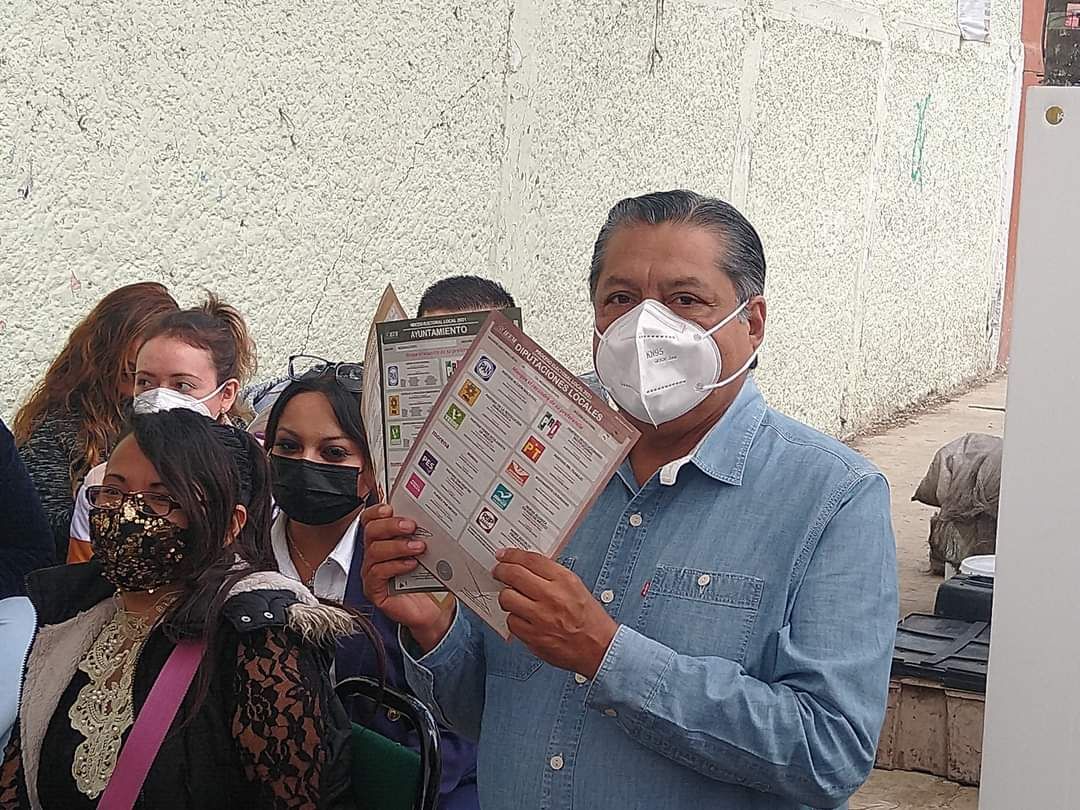 Héctor Miguel Bautista López por la coalición Va X Neza emitió su voto