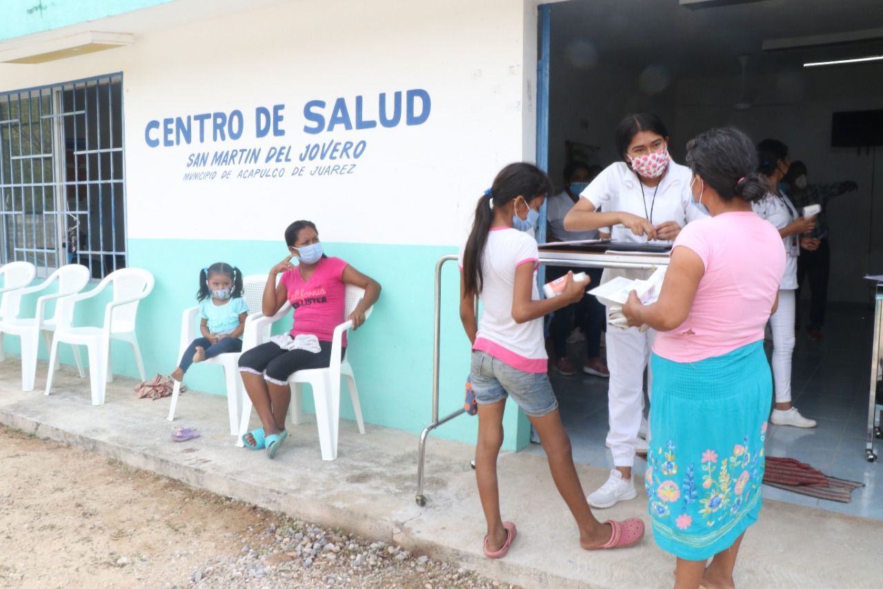 Lleva Salud Municipal brigada médica a la comunidad de San Martín El Jovero 

