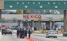 Por COVID-19 y crimen, EU pide ’reconsiderar viajes’ hacia México