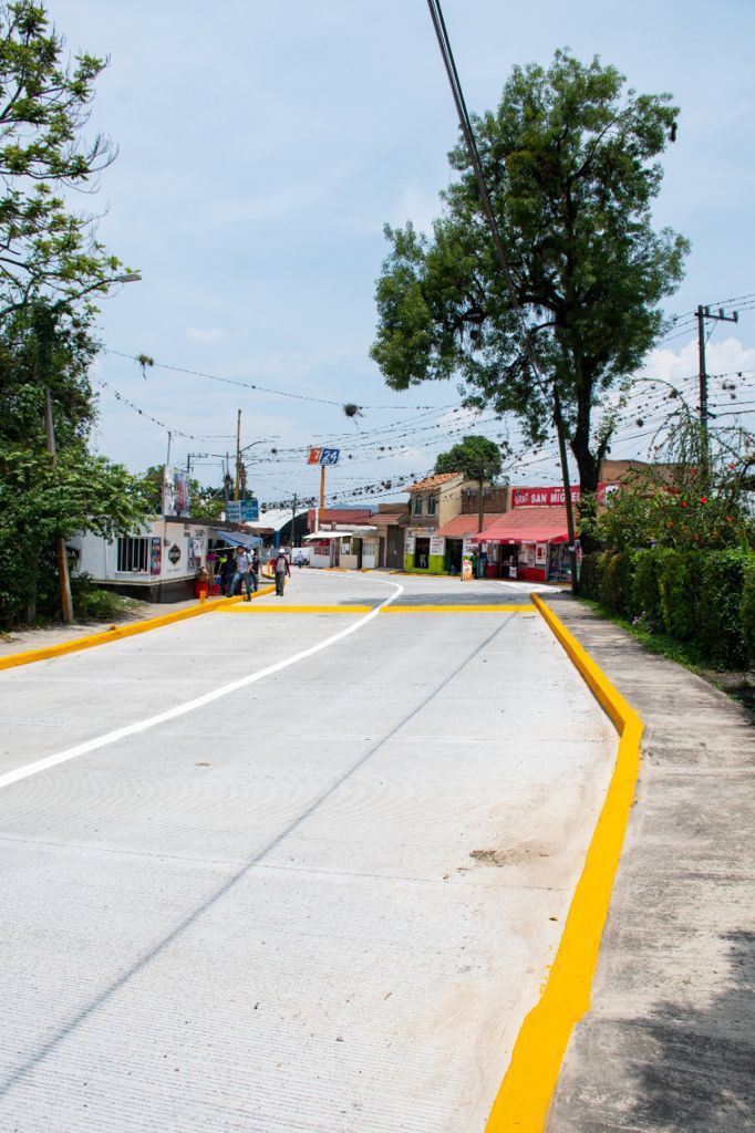 Ayuntamiento de Córdoba rehabilita más de dos mil metros cuadrados de la carretera a Amatlán.