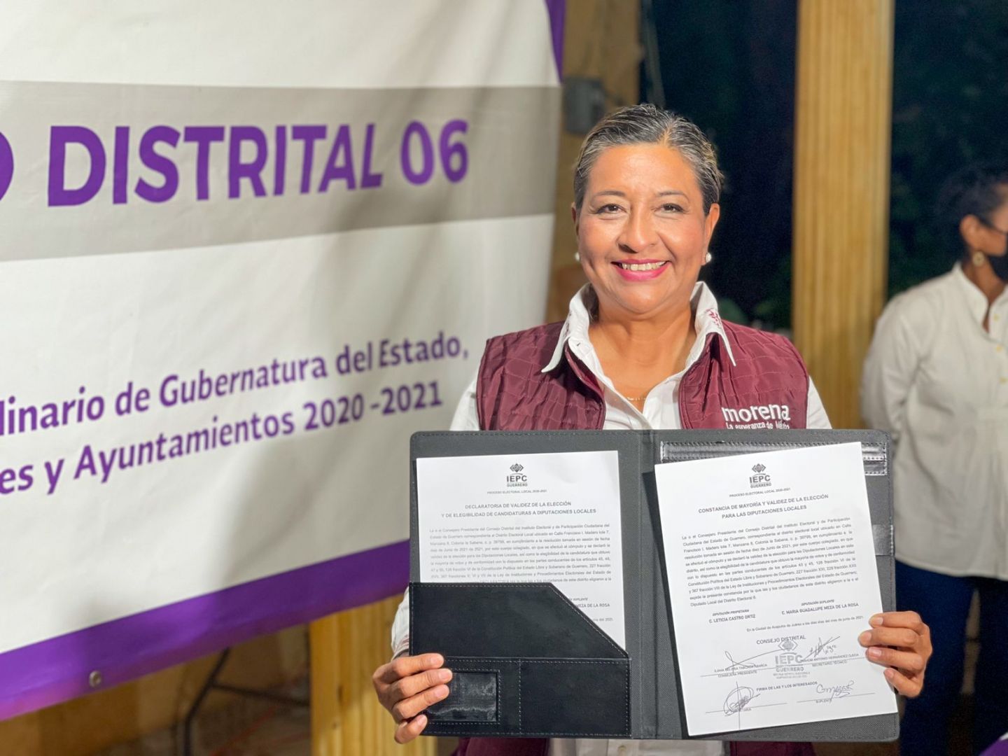 Recibe Leticia Castro Ortiz constancia de mayoría como diputada local electa del distrito 06
